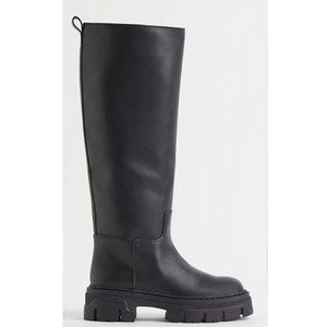 COPY - H & M Knee-high Lug Boots, black size 6